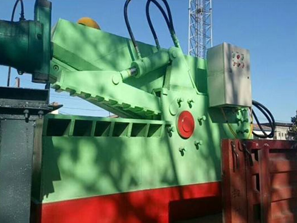 250噸鱷魚式剪切機